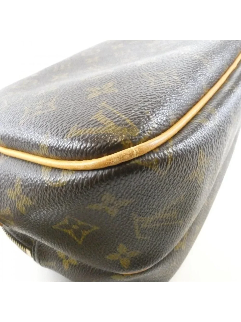Louis Vuitton Monogram Reporter 28 Shoulder Bag